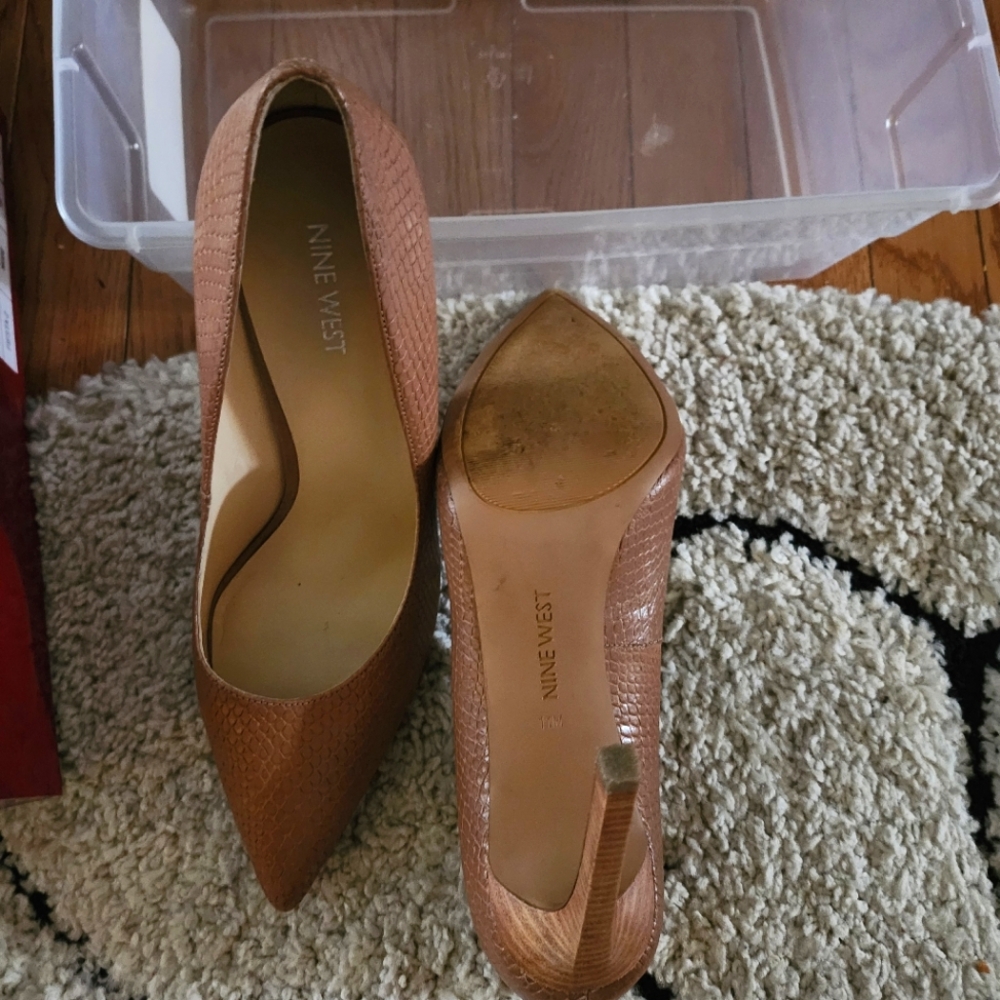 Nine West Women's Brown Pumps